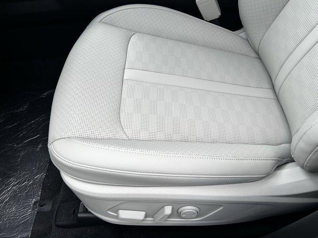new 2025 Kia Sorento car, priced at $33,916