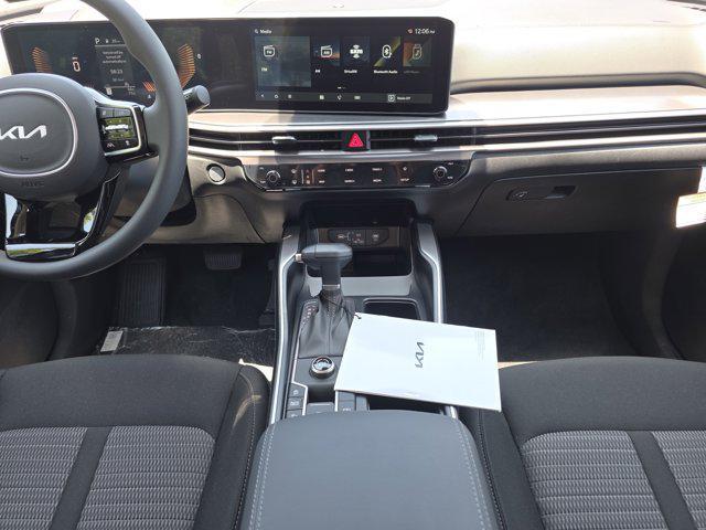 new 2025 Kia Sorento car, priced at $31,318