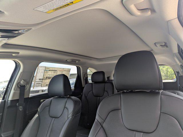 new 2025 Kia Sorento car, priced at $39,579