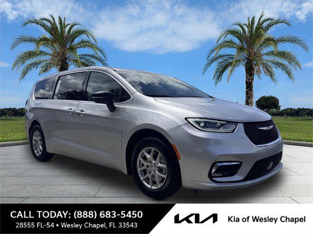 used 2024 Chrysler Pacifica car, priced at $29,521