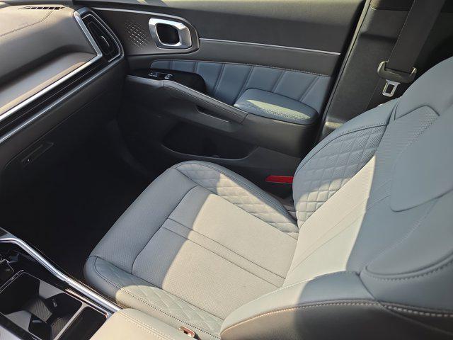 used 2025 Kia Sorento Hybrid car, priced at $40,130