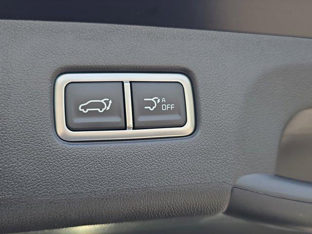 used 2025 Kia Sorento Hybrid car, priced at $40,130