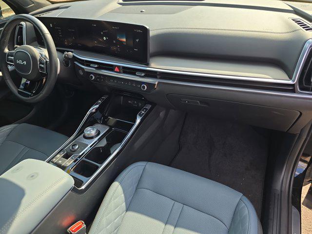 used 2025 Kia Sorento Hybrid car, priced at $40,130