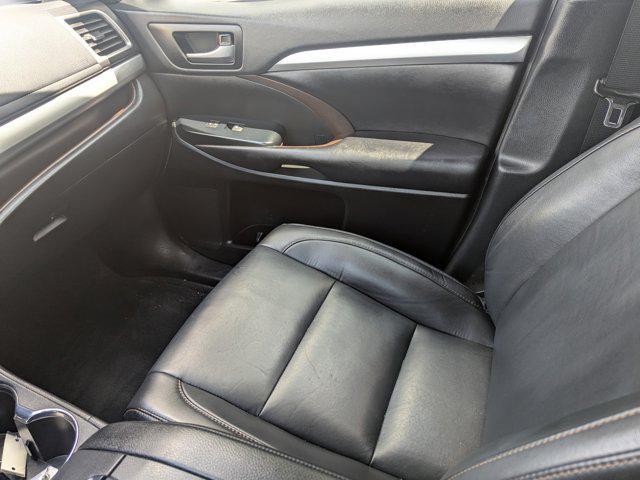 used 2019 Toyota Highlander car, priced at $24,916