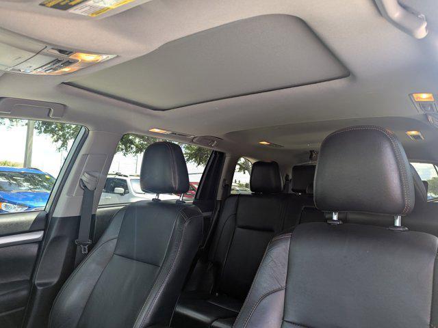 used 2019 Toyota Highlander car, priced at $24,916