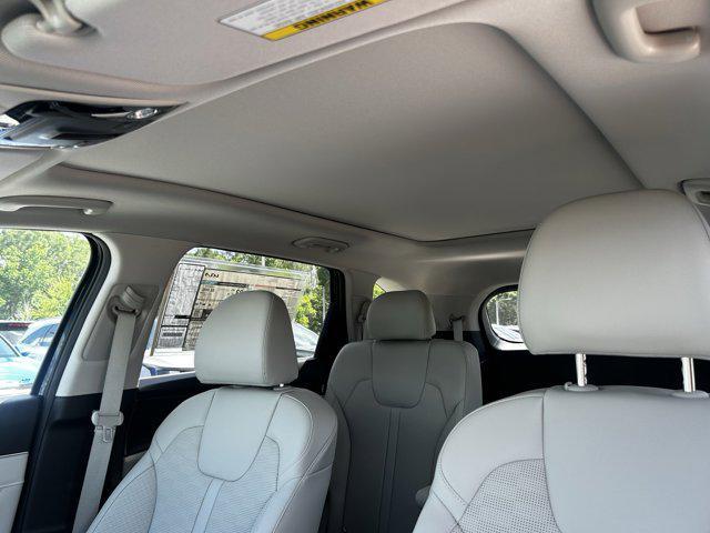 new 2025 Kia Sorento car, priced at $40,286