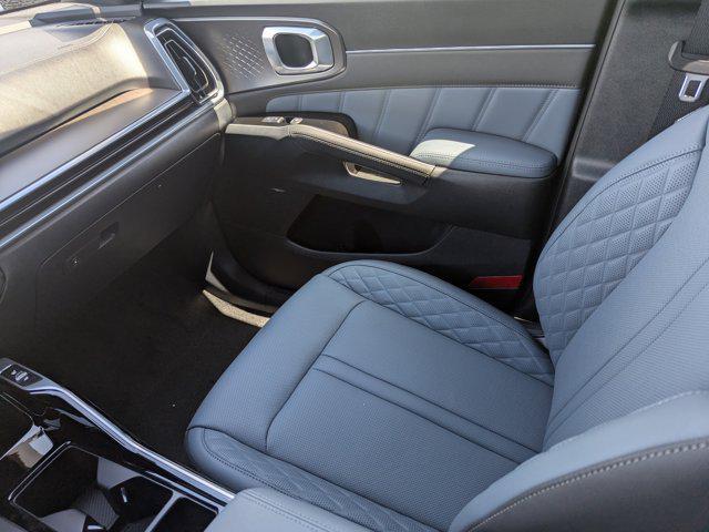 new 2025 Kia Sorento Hybrid car, priced at $45,366