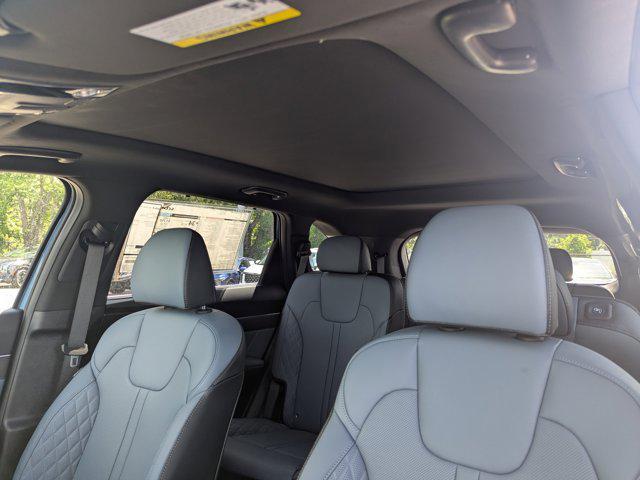 new 2025 Kia Sorento Hybrid car, priced at $45,366