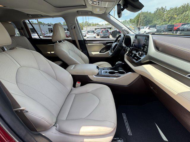 used 2021 Toyota Highlander Hybrid car, priced at $35,895