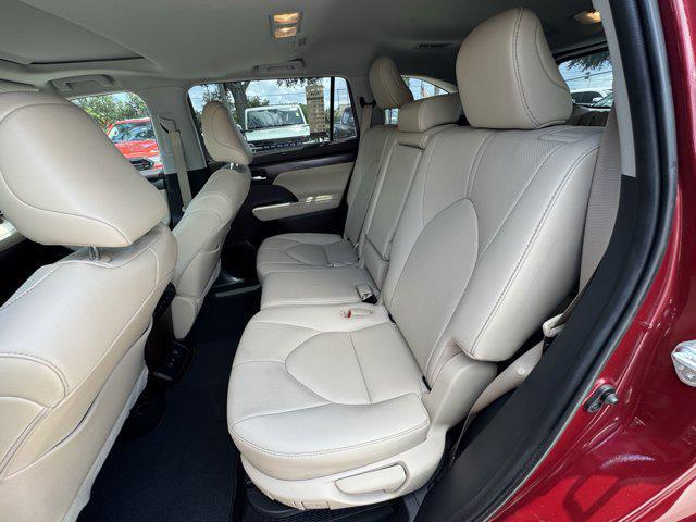 used 2021 Toyota Highlander Hybrid car, priced at $35,895