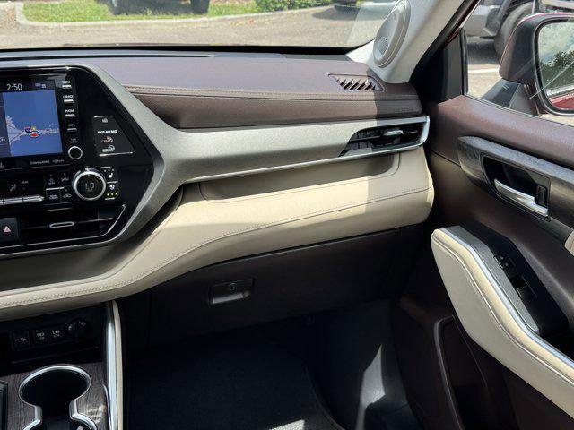 used 2021 Toyota Highlander Hybrid car, priced at $35,895