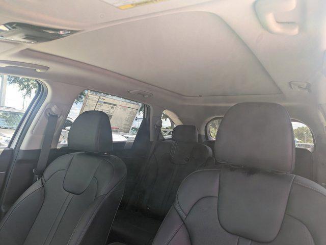 new 2025 Kia Sorento Hybrid car, priced at $39,167