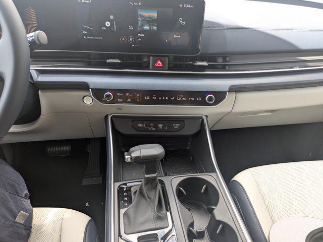 new 2025 Kia Carnival car, priced at $40,635