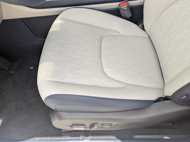 new 2025 Kia Carnival car, priced at $40,635