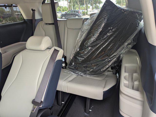 new 2025 Kia Carnival car, priced at $40,635