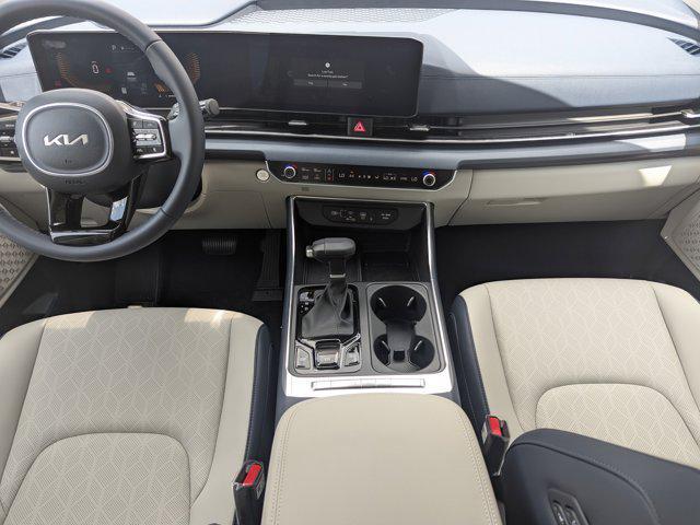 new 2025 Kia Carnival car, priced at $40,635