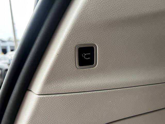 used 2018 Chrysler Pacifica car, priced at $16,437