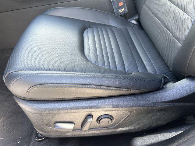 new 2025 Kia Sportage car, priced at $35,560