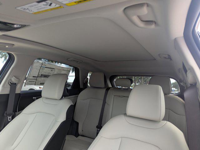 new 2025 Kia Sportage Hybrid car, priced at $34,551