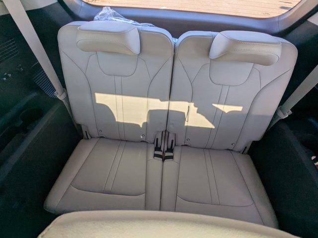 new 2025 Kia Sorento car, priced at $34,322