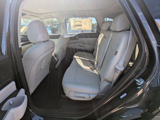 new 2025 Kia Sorento car, priced at $33,858