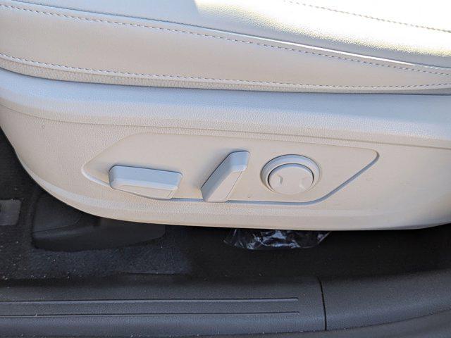 new 2025 Kia Sorento car, priced at $33,858