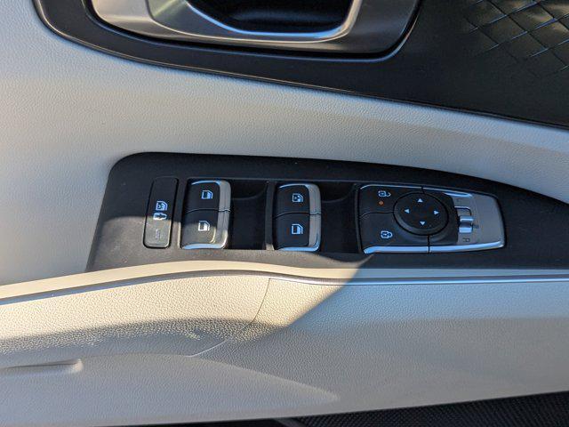 new 2025 Kia Sorento car, priced at $33,858