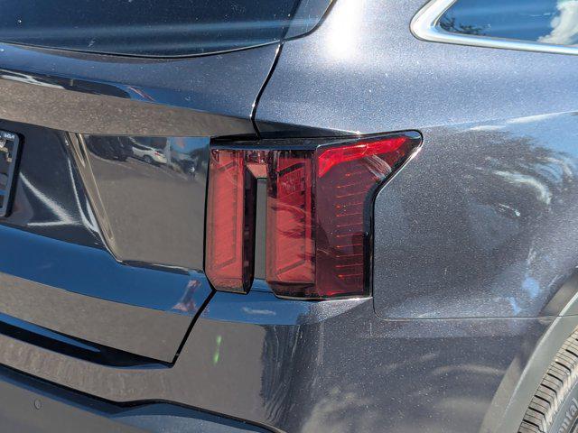 new 2025 Kia Sorento car, priced at $33,858