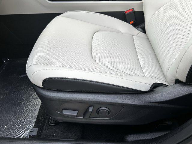 new 2025 Kia Sportage car, priced at $28,162
