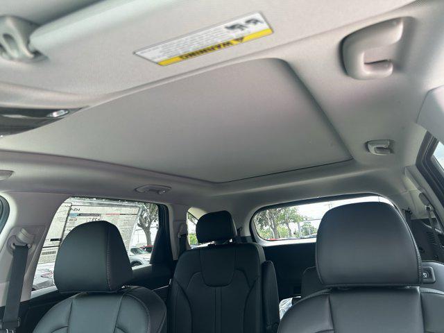 new 2025 Kia Sorento car, priced at $39,042