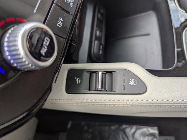 new 2025 Kia Sorento car, priced at $40,286
