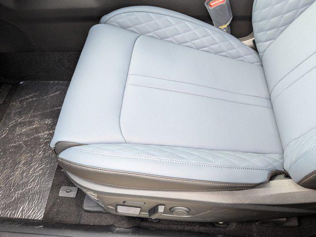 new 2025 Kia Sorento Hybrid car, priced at $45,366