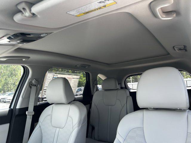new 2025 Kia Sorento car, priced at $38,421