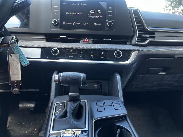 new 2025 Kia Sportage car, priced at $26,552