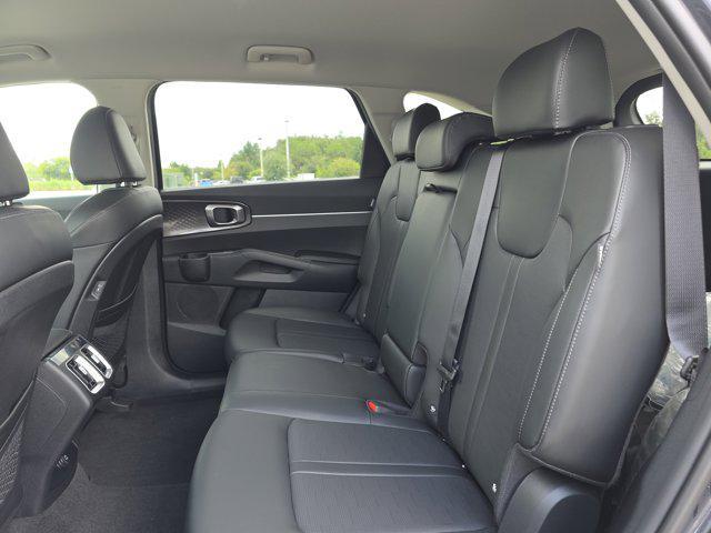 new 2025 Kia Sorento car, priced at $32,617