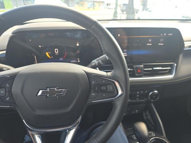 new 2025 Chevrolet TrailBlazer car, priced at $30,880
