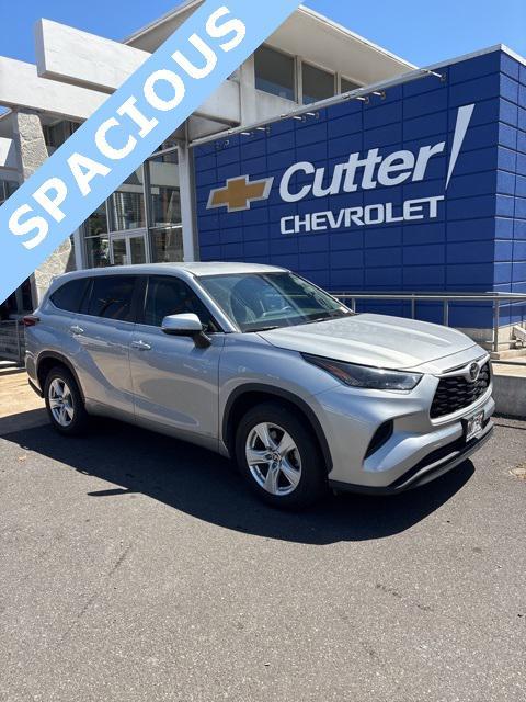 used 2023 Toyota Highlander car, priced at $39,074