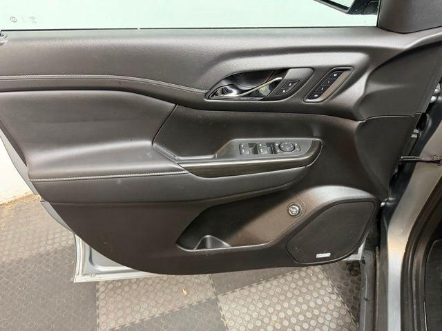 used 2023 GMC Acadia car, priced at $27,995