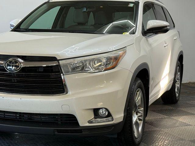 used 2014 Toyota Highlander car, priced at $13,995