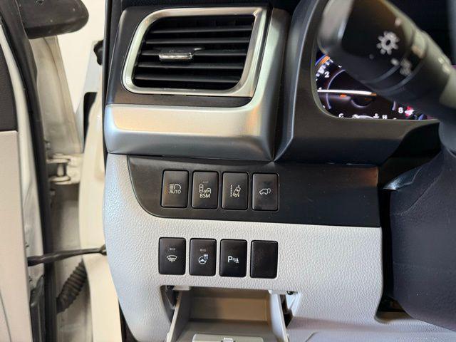 used 2014 Toyota Highlander car, priced at $13,995