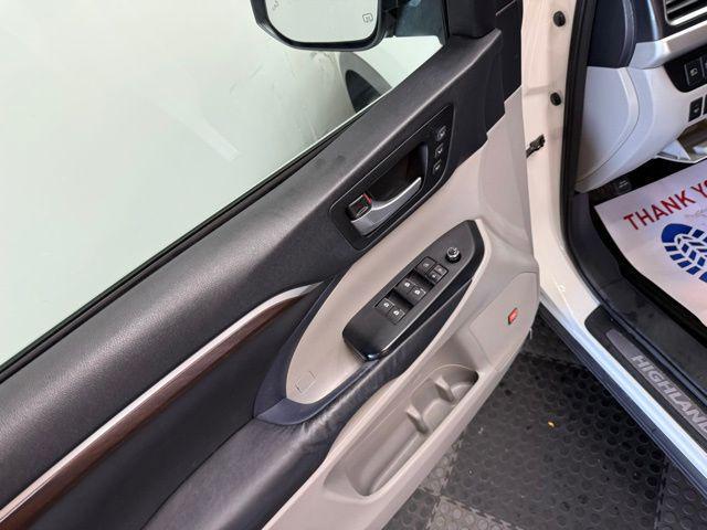 used 2014 Toyota Highlander car, priced at $13,995