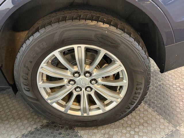 used 2019 Cadillac XT5 car, priced at $17,989