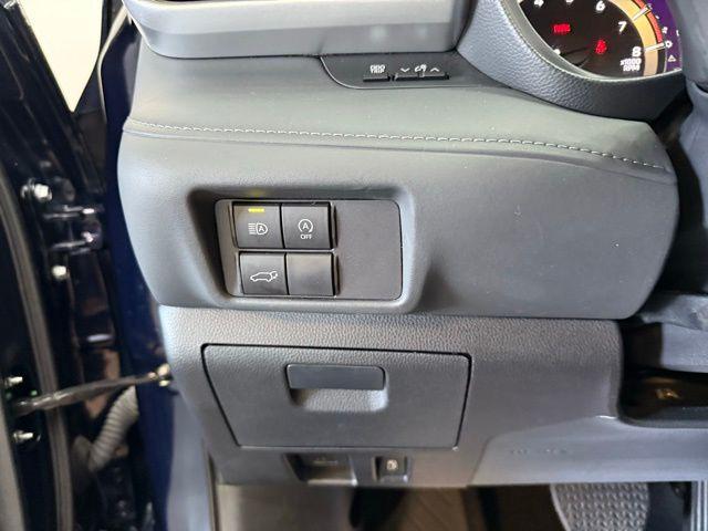 used 2024 Toyota Highlander car, priced at $38,495