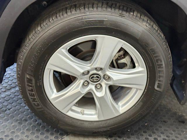 used 2024 Toyota Highlander car, priced at $38,495