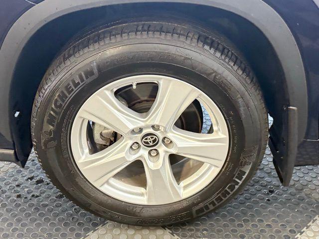 used 2024 Toyota Highlander car, priced at $38,495