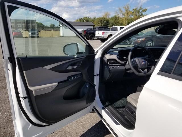 new 2025 Buick Envista car, priced at $30,995