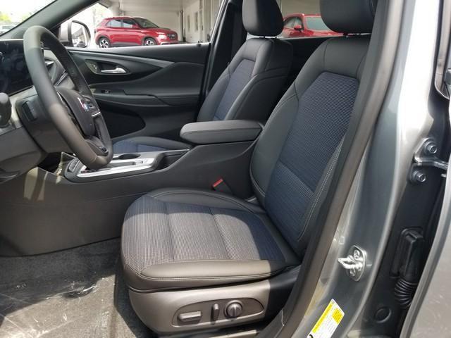 new 2025 Buick Envista car, priced at $27,125