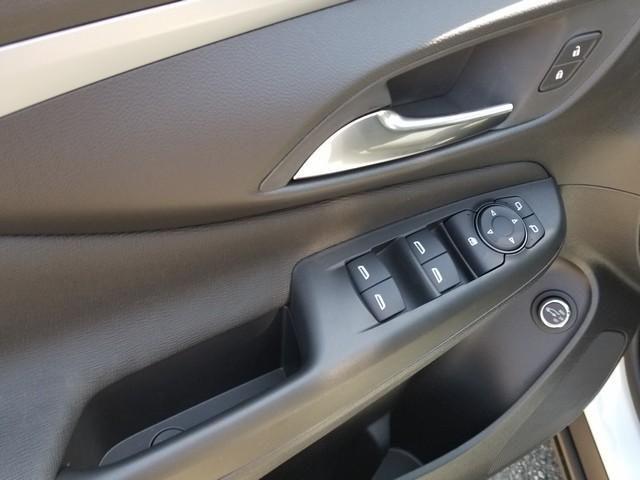 new 2025 Buick Envista car, priced at $26,630