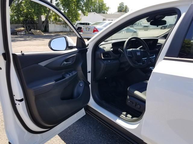 new 2025 Buick Envista car, priced at $26,630