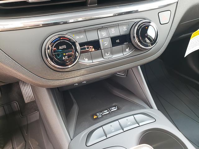 new 2025 Buick Envista car, priced at $27,125